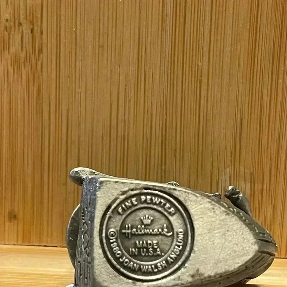 Vintage Hallmark Little Gallery “Sweet Romance” Pewter Figurine….MINT see desc. - Picture 2 of 3